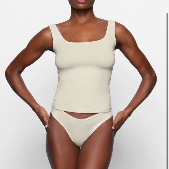 SKIMS Tops - SKIMS tank top. Never worn, size large and sold out online!
